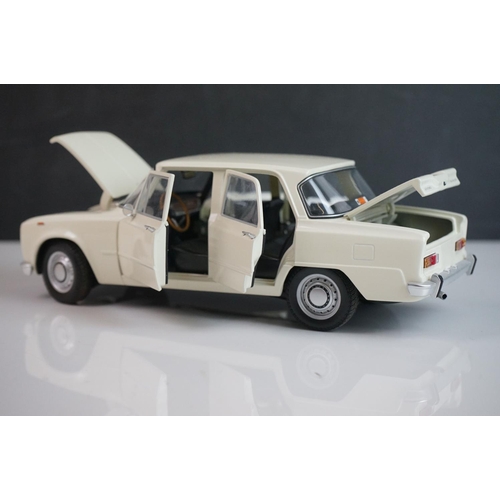 1124 - Boxed Pauls Model Art Minichamps 1:18 Alfa Romeo Guilia Super 1970 in white diecast model contained ... 