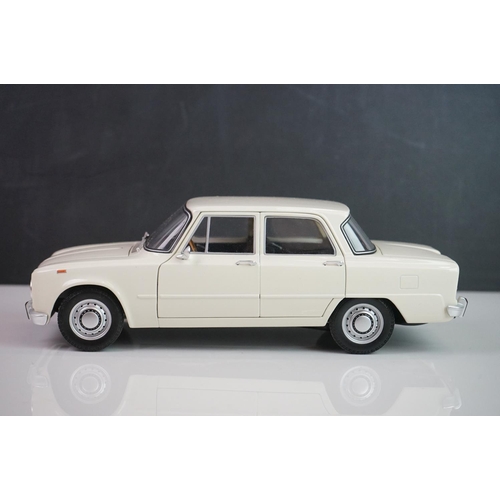 1124 - Boxed Pauls Model Art Minichamps 1:18 Alfa Romeo Guilia Super 1970 in white diecast model contained ... 