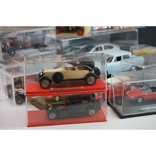 1127 - 20 Diecast models of various scale, most contained within cases, include Leo Models Vintage Collecti... 