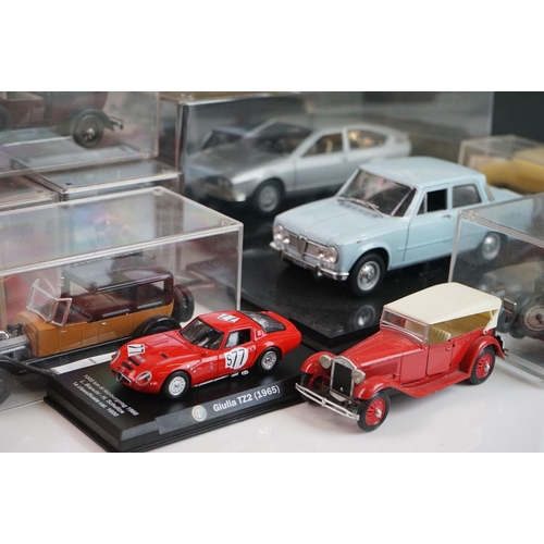 1127 - 20 Diecast models of various scale, most contained within cases, include Leo Models Vintage Collecti... 