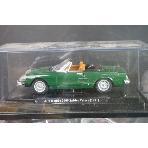 1127 - 20 Diecast models of various scale, most contained within cases, include Leo Models Vintage Collecti... 