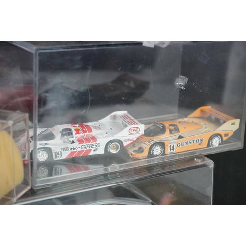 1127 - 20 Diecast models of various scale, most contained within cases, include Leo Models Vintage Collecti... 