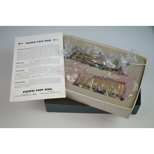 114 - Boxed United Scale Models exclusive for Pacific Fast Mail HO gauge C&NW E-2 4-6-2 Chicago & North We... 