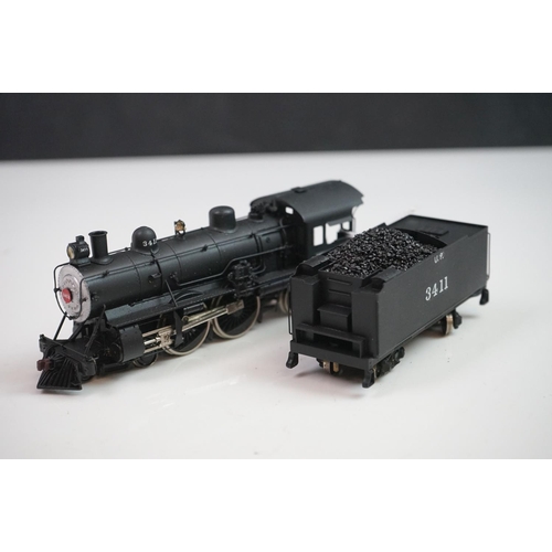 119 - Boxed UP 4-4-2 Union Pacific HO gauge brass locomotive & tender, painted, made in Japan, model appea... 