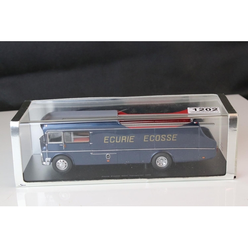 1202 - Cased 1:43 Spark Minimax S0285 Ecurie Ecosse Team Transporter 1959 diecast model, excellent