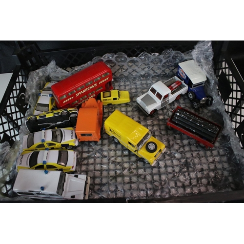 1206 - Collection of 25 diecast & plastic models to include mid 20th C Corgi & Dinky