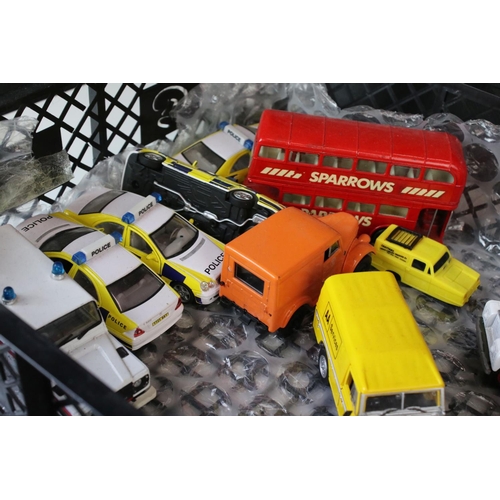 1206 - Collection of 25 diecast & plastic models to include mid 20th C Corgi & Dinky