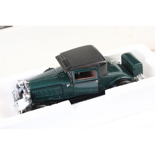 1208 - 17 Boxed diecast models to include Lledo and Chinese made vintage cars, all in white boxes and vg