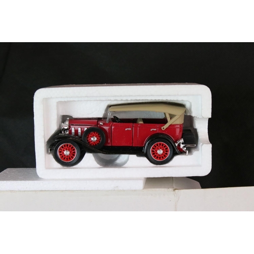 1208 - 17 Boxed diecast models to include Lledo and Chinese made vintage cars, all in white boxes and vg