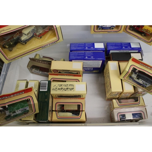 1216 - 44 x Boxed diecast models to include 42 x Lledo Days Gone featuring 006018 1928 Model T, 13022 1934 ... 