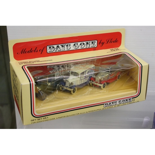 1216 - 44 x Boxed diecast models to include 42 x Lledo Days Gone featuring 006018 1928 Model T, 13022 1934 ... 