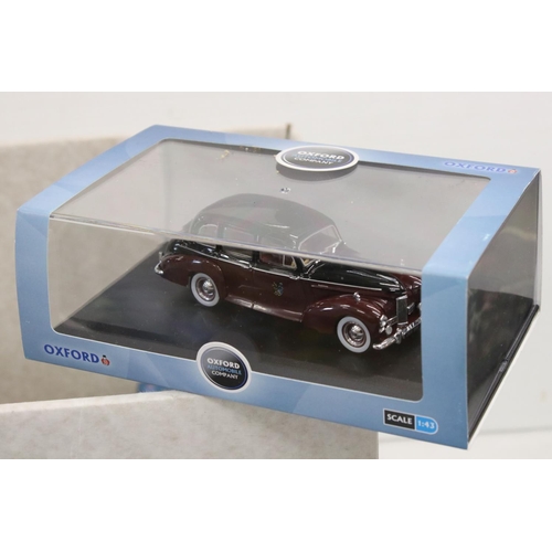 1228 - 26 Cased / boxed Oxford diecast models to include Commercials, Automobiles, Omnibus etc, vg