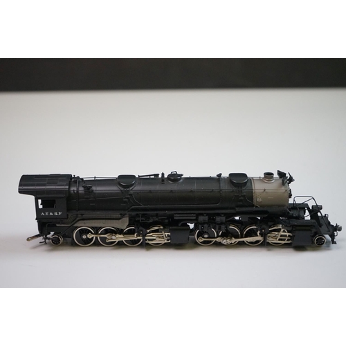 123 - Boxed Oriental Limited PowerHouse HO gauge 8063 Santa Fe 2-8-8-2 brass locomotive & tender, made by ... 