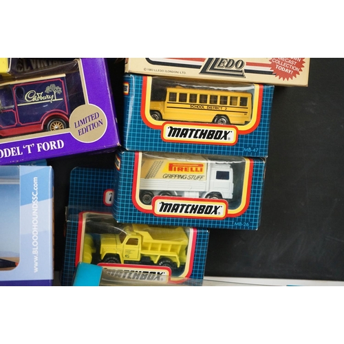 1241 - 18 Boxed diecast models to include 1980s Matchbox, Corgi Bloodhound SSC, Lledo etc plus unboxed exam... 