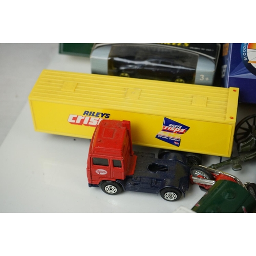 1241 - 18 Boxed diecast models to include 1980s Matchbox, Corgi Bloodhound SSC, Lledo etc plus unboxed exam... 