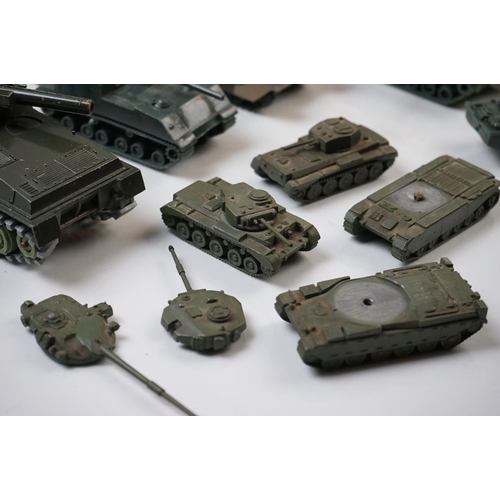 1247 - Collection of diecast & plastic military models to include Airfix, Corgi, Denzil Skinner, Dinky etc,... 