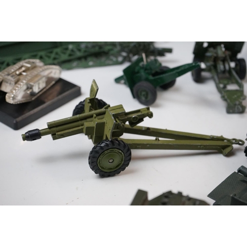 1247 - Collection of diecast & plastic military models to include Airfix, Corgi, Denzil Skinner, Dinky etc,... 