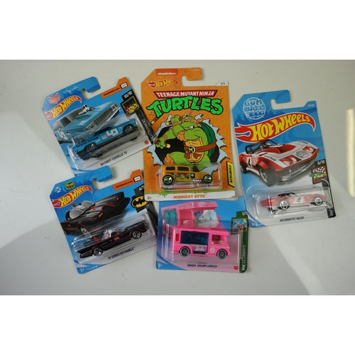 1283 - 32 Carded Mattel Hot Wheels diecast models featuring many TV related