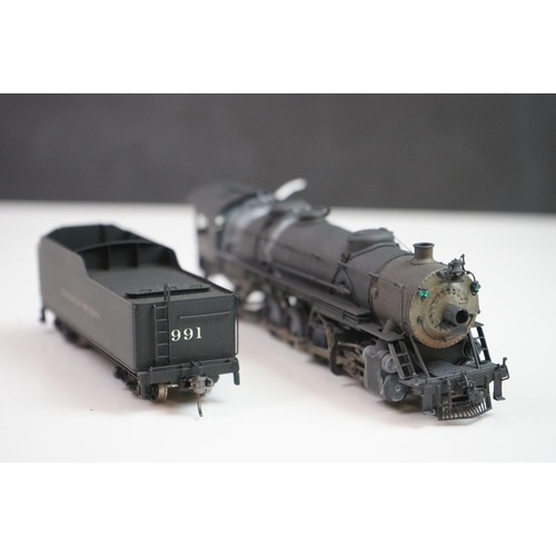 129 - Boxed Sunset Models HO gauge USRA Light 2-10-2 brass locomotive & tender (Korea), painted, appears e... 