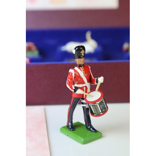 1318 - Two boxed ltd edn Britains metal figure sets to include 5391 The United States Army Band of Washingt... 