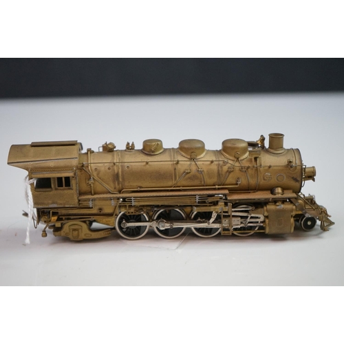 139 - Boxed United Scale Models HO gauge SF 2-8-2 brass locomotive & tender, unpainted, appears vg with so... 