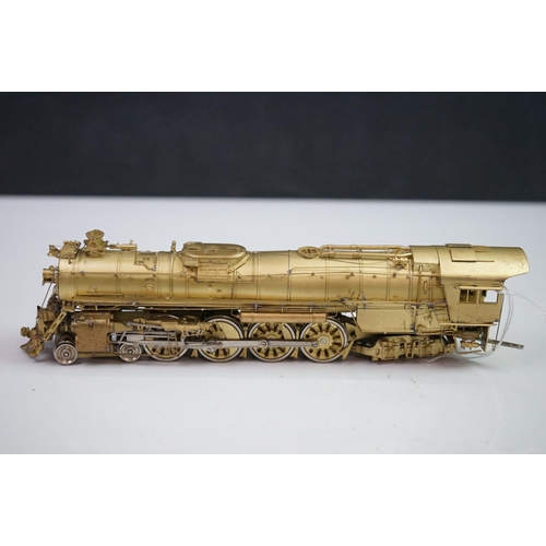 141 - Boxed Key Imports HO gauge Santa Fe 3765 Classic Class 4-8-4 Northern brass locomotive & tender, by ... 