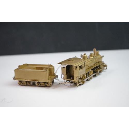 154 - Boxed Alco HO gauge MA & PA 4-4-0 American S-121 brass locomotive (Japan), unpainted, appearing vg w... 