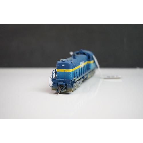 155 - Boxed Alco HO gauge SW 396 brass locomotive (Japan), painted, appearing excellent with box showing s... 