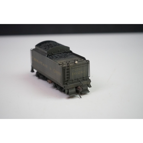 191 - Boxed Overland Models HO gauge C&O G-92 2-8-0 brass locomotive, made by ROK-AM (Korea), painted, app... 