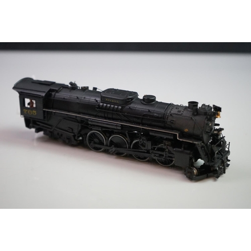 198 - Nickel Plate Road United Scale Models 2-8-4 brass locomotive & tender, painted, Japan, incorrectly b... 