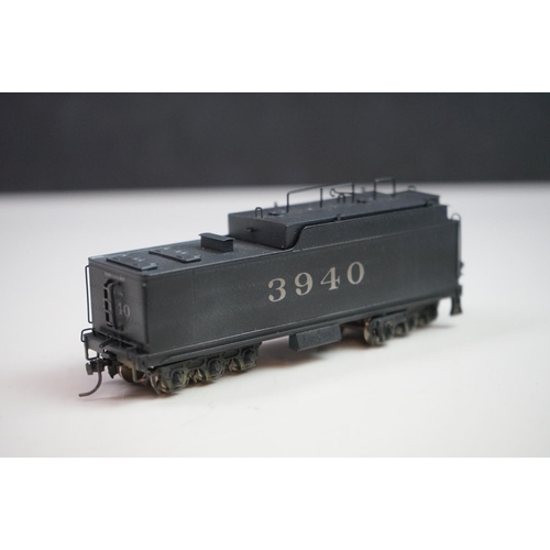 201 - Boxed United Scale Models HO gauge Santa Fe 2-10-2 brass locomotive, painted, exclusively for Pacifi... 