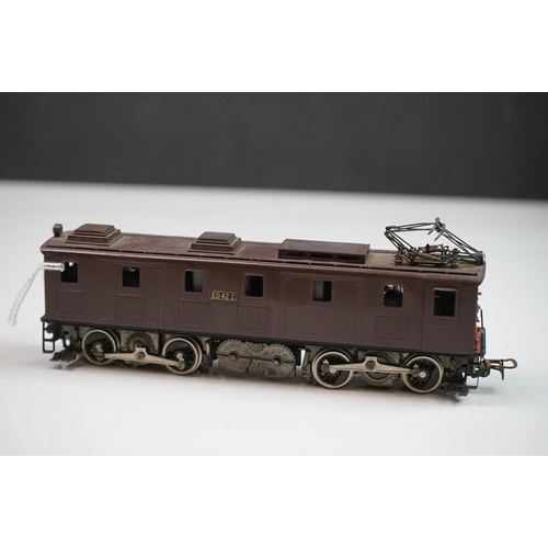 203 - Boxed Tenshodo HO gauge No 476 ED42 '2' brass locomotive (Japan), painted, appearing excellent, gd b... 