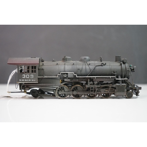 214 - Boxed Northwest Short Line HO gauge D&IR 2-8-2 (309) brass locomotive & tender, made in Japan, model... 