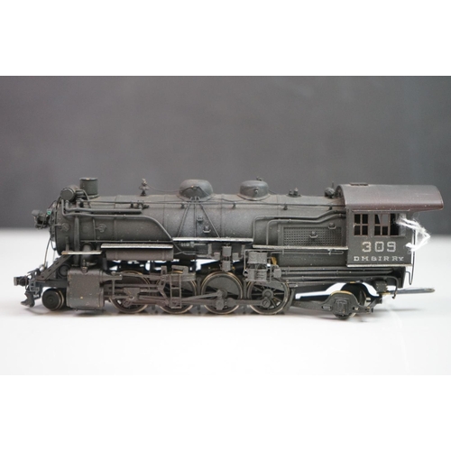 214 - Boxed Northwest Short Line HO gauge D&IR 2-8-2 (309) brass locomotive & tender, made in Japan, model... 