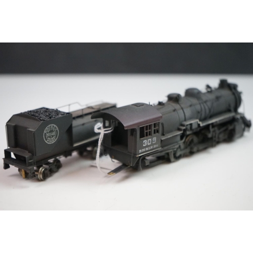 214 - Boxed Northwest Short Line HO gauge D&IR 2-8-2 (309) brass locomotive & tender, made in Japan, model... 