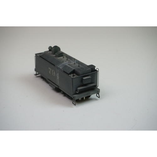 226 - Boxed Sunset Models HO gauge Santa Fe 2-8-0 789 Class brass locomotive & tender, painted, made in Ko... 