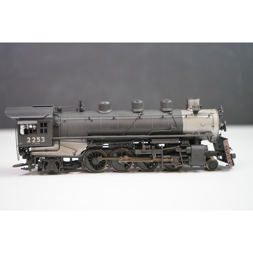 242 - Boxed Master Series HO gauge Union Pacific MK-6 Mikado 2-8-2 brass locomotive & tender, painted, app... 