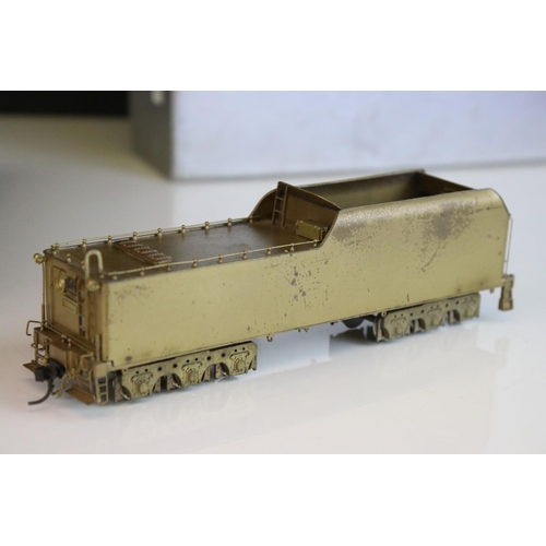 25 - Boxed NJ Custom Brass (Korea) HO gauge Reading Class T-1 4-8-4 brass locomotive and tender, unpainte... 