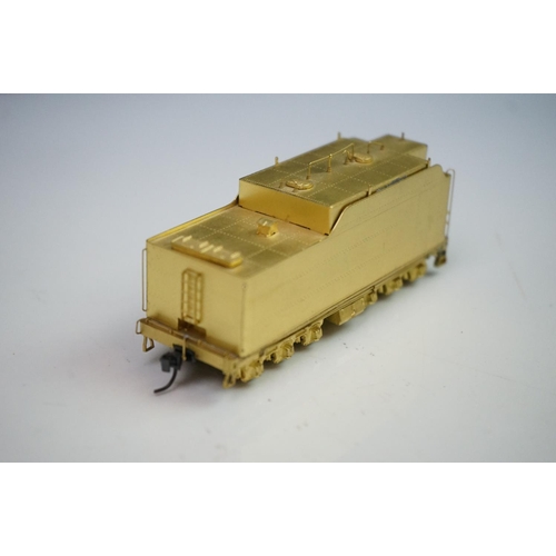 253 - Boxed Sunset Models HO gauge Santa Fe 2-8-2 3160/4000 Class brass locomotive & tender, unpainted, ma... 