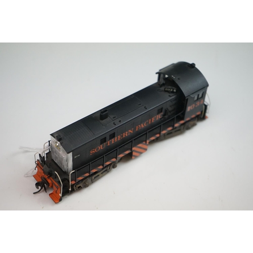 258 - Alco HO gauge 1034 Southern Pacific Switcher brass locomotive by KMT, Japan, painted, boxed