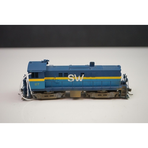 259 - Alco HO gauge SW 27 Switcher brass locomotive by KMT, Japan, painted, boxed