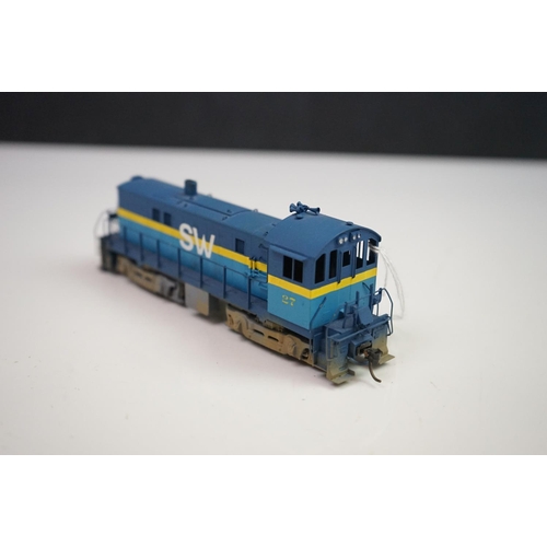 259 - Alco HO gauge SW 27 Switcher brass locomotive by KMT, Japan, painted, boxed