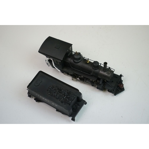 260 - Japanese HO gauge 2-8-0 20 Sierra RR locomotive & tender, painted, appearing excellent, with tatty b... 