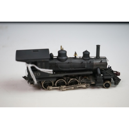 260 - Japanese HO gauge 2-8-0 20 Sierra RR locomotive & tender, painted, appearing excellent, with tatty b... 