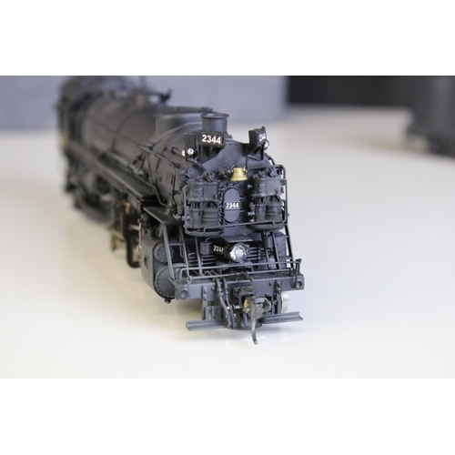 27 - Boxed United Scale Models HO gauge Chesapeake & Ohio 2-8-2 K3a locomotive with tender exclusive for ... 