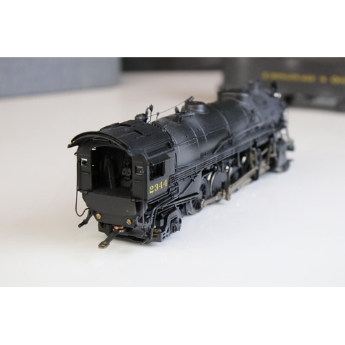 27 - Boxed United Scale Models HO gauge Chesapeake & Ohio 2-8-2 K3a locomotive with tender exclusive for ... 