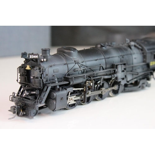 27 - Boxed United Scale Models HO gauge Chesapeake & Ohio 2-8-2 K3a locomotive with tender exclusive for ... 