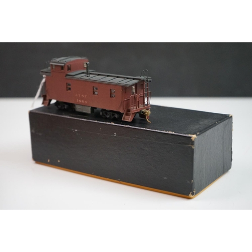 277 - Three boxed HO gauge Nickel Plate Product items of brass rolling stock to include 2 x Reading Caboos... 