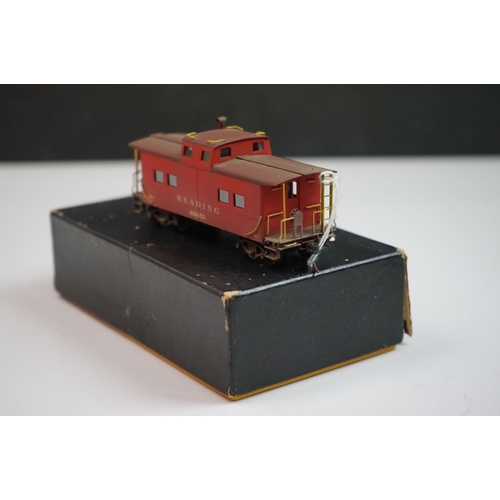 277 - Three boxed HO gauge Nickel Plate Product items of brass rolling stock to include 2 x Reading Caboos... 