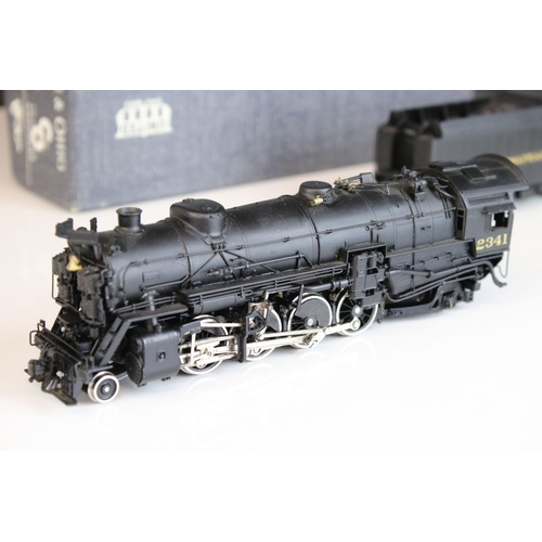 28 - Boxed United Scale Models HO gauge Chesapeake & Ohio 2-8-2 K3a locomotive with tender exclusive for ... 